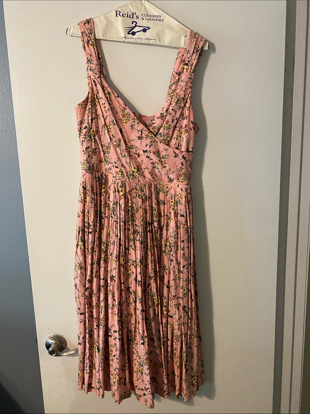 Gal Meets Glam Blush Pink Floral V-Neck Pleated Midi Dress